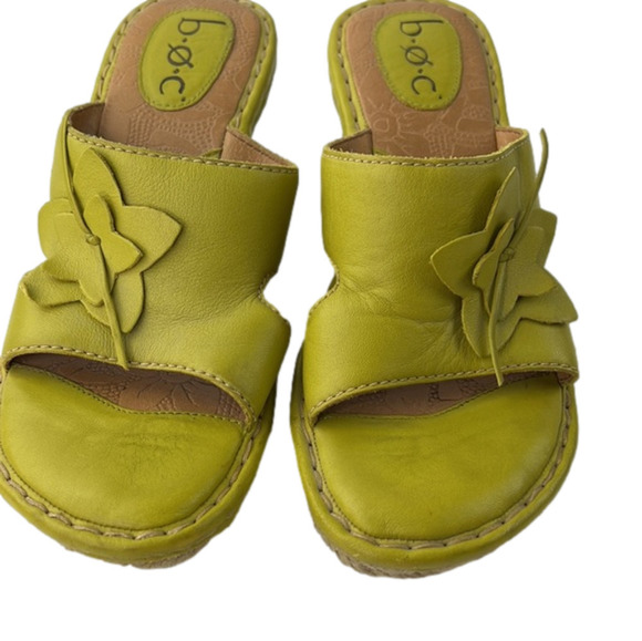 b.o.c. green leather weather wedges with appliques - Picture 1 of 10
